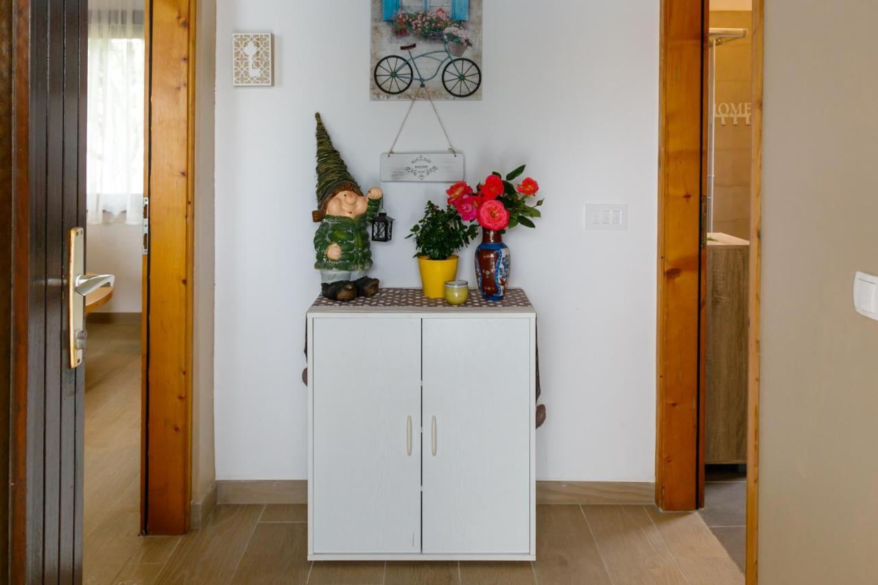 Vacation Home Daniela Zgaljic Buitenkant foto